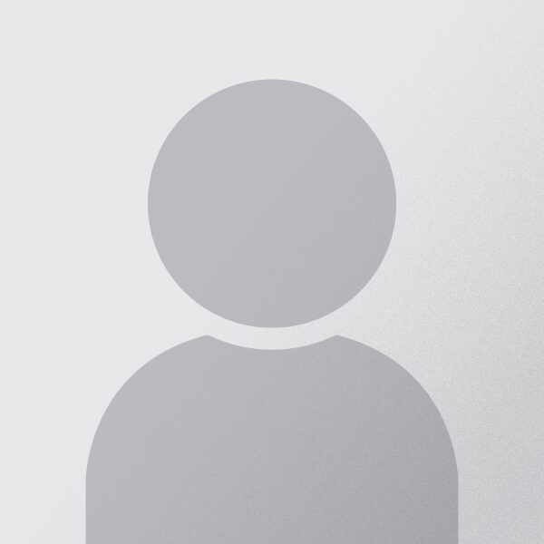 Anonymous user icon on light backdrop